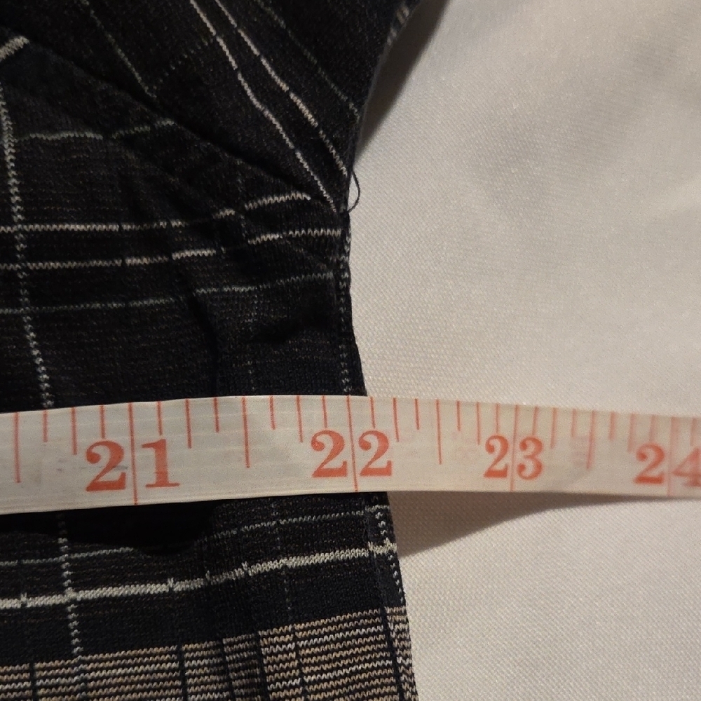 Izod Men's Black and Gray Striped Polo Shirt - Picture 8 of 9